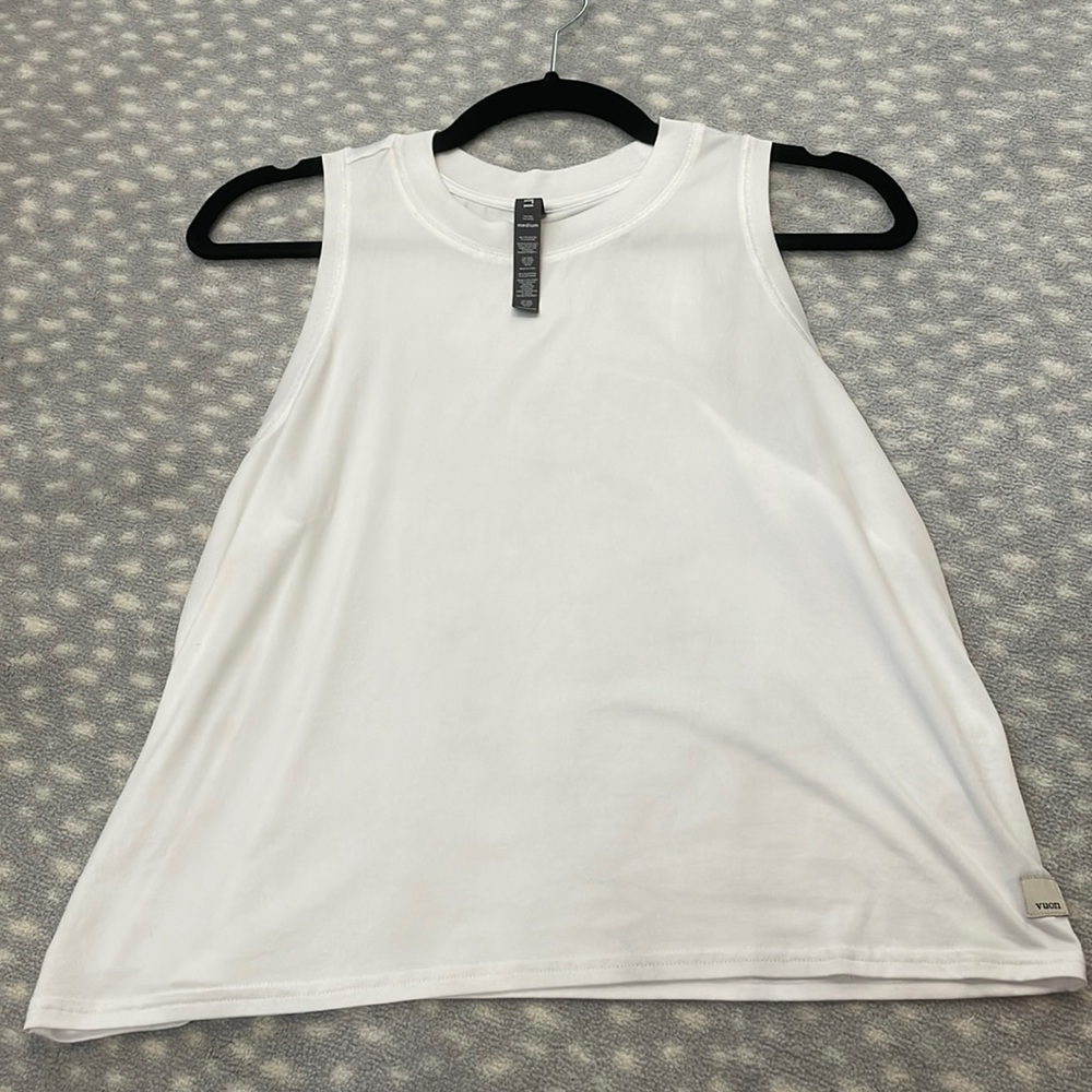 Vuori energy top. White. Size medium